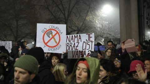 Kormányellenes tiltakozással várta az újévet a szerbiai ellenzék