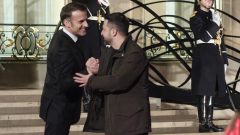 Francia katonák ukrajnai szerepvállalásáról egyeztetett Macron és Zelenszkij