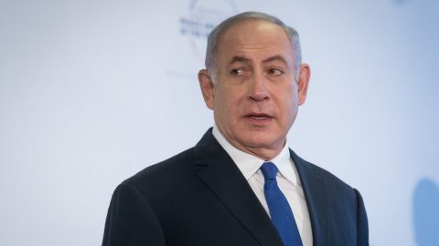 Izrael elhalasztja a tűzszünetet, amíg a Hamász nem közli az első szabadon engedett túszok nevét