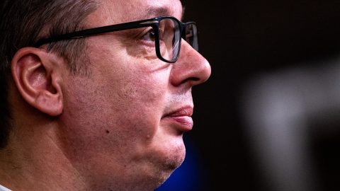 Bizalmi népszavazást kér maga ellen a szerb elnök