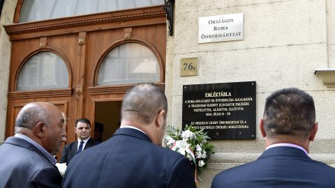 Népszava: a 2,2 milliárdos költségvetésből 1,4 milliárdot adósságrendezésre fordít a roma önkormányzat