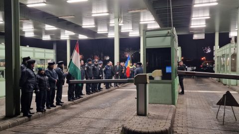 Ünnepélyes keretek között megnyílt a magyar-román határ