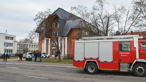 Bombariadó volt egy tiszaújvárosi iskolában