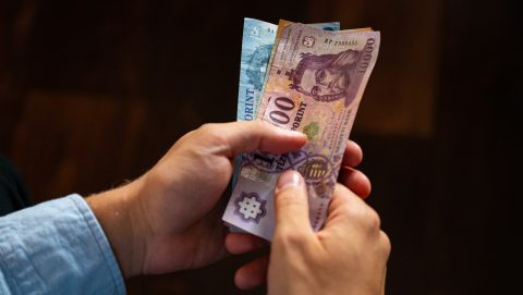 Bank360: díjkimutatást kapnak a bankszámlások péntekig, meglepően nagy számokkal találkozhatnak