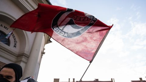 Azt kérték a német hatóságoktól a Budapesten támadó antifasiszták, hogy „az ottani börtönök embertelen körülményei miatt ne adják ki őket Magyarországnak”