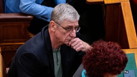 Március 4-ét javasolja a Covid-áldozatok emléknapjának a DK