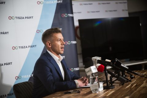 Magyar Péter: Orbán bátran elfutott az ígért vétó helyett