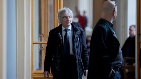 Minden tisztségéről lemondott a korrupcióval megvádolt MSZP-s Baja Ferenc