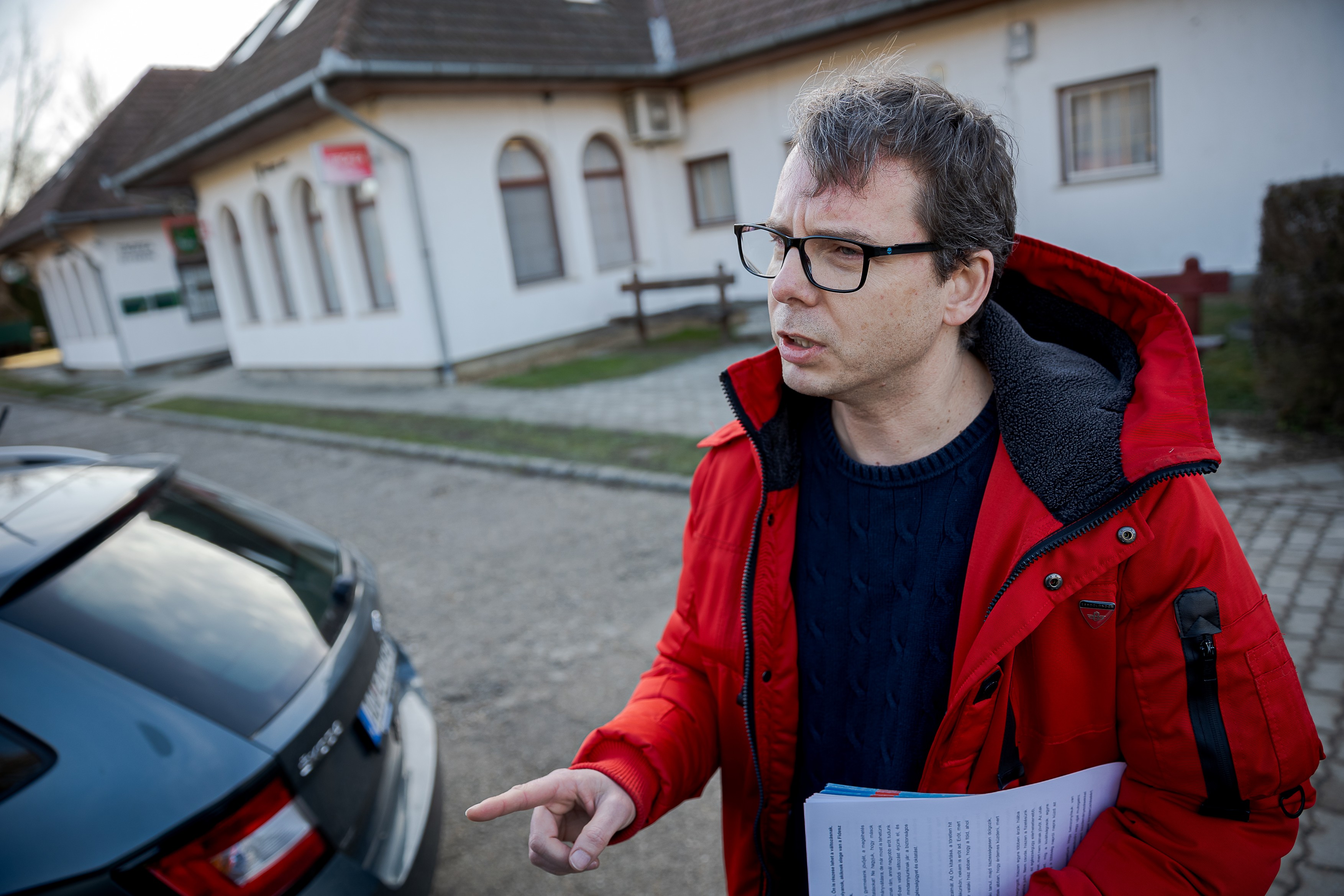 „Dőlnek össze a házak, állva lehet szarni a gazban” – kampányriport az időközi választásra készülő Dombóvárról, ahol a Fidesz „nagyon-nagyon be van ágyazva” 12