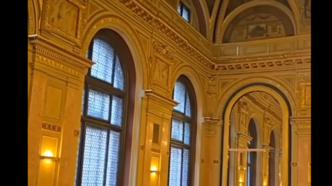 Vitézy: A Divatcsarnokban lesz a mini-Dubaj értékesítési központja, ami Lázár János érdekeltsége