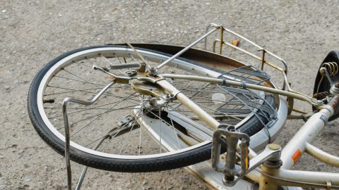 Nyugdíjazása előtti napon gázoltak halálra egy munkahelyére bicikliző nőt Ceglédbercelen