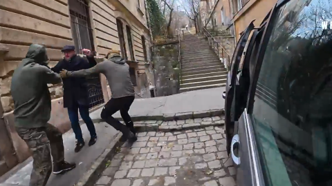Műsorba kerül a Budapestre menekült lengyel politikus megrendezett elrablásos videója