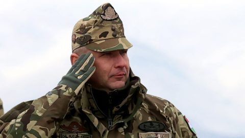 A Tisza Párt kongresszusán Ruszin-Szendi Romulusz volt vezérkari főnök beszél