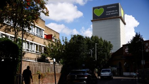 Lerombolják a Grenfell Towert