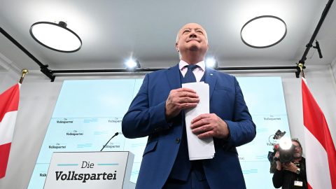 Januárban még visszavonult volna, most osztrák kancellár lehet