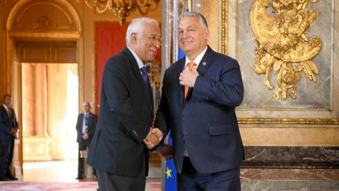 Orbán rendkívüli uniós csúcstalálkozóról egyeztet az Európai Tanács elnökével