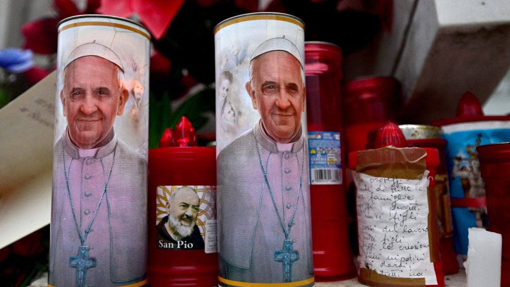 A következő napokban dől el, hogy hogyan reagál Ferenc pápa a terápiára