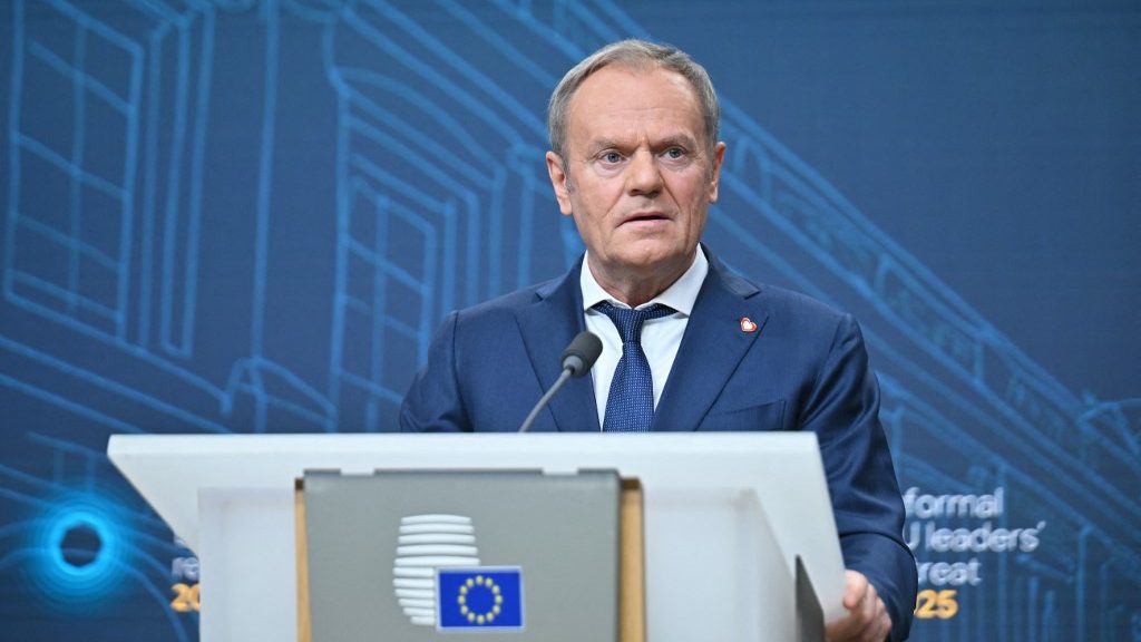 Államcsíny gyanújával ügyészségi eljárást kezdeményezett a lengyel alkotmánybíróság elnöke Donald Tusk ellen