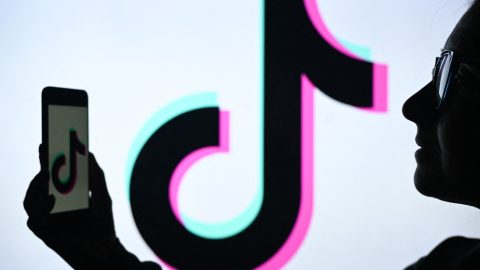 Újra letölthető a TikTok a telefonokra Amerikában