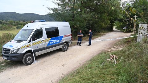 Esztergomi robbantás: százmilliókra perli a TEK-et a halott rendőr családja