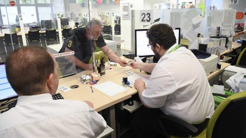 „Rettegnek a kormányablakoknál az új illetékek nyilvánosságra hozatala miatt”