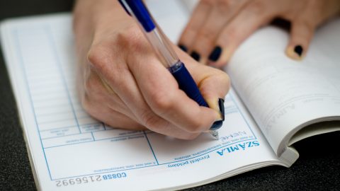 Alanyi áfamentesség: az adókamara szerint kára nincs, de ára van a visszamenőleges választásnak