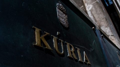 Bérfeszültség: nyilvános a kúriai elnök paktuma a kormánnyal