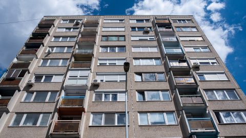 Sok panel túl van a tervezett élettartamán, kell-e aggódniuk az ott élőknek?