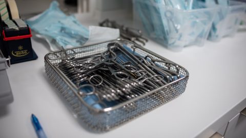 RTL: elromlott kazán miatt kénytelenek túlórázni a tatabányai kórház sterilizálójának dolgozói