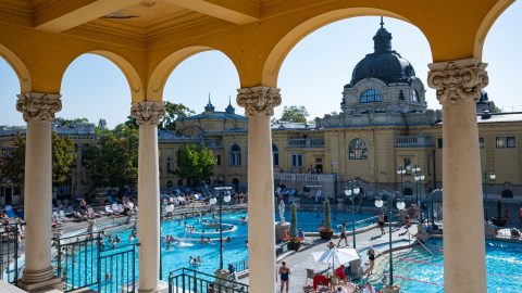 Öt lépésben adná vissza a fürdőket a budapestieknek Vitézy Dávid