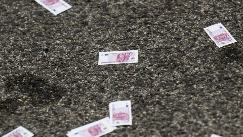 Emelik a béreket az ELTE-n, de még mindig nem érik el a közoktatás bérezését