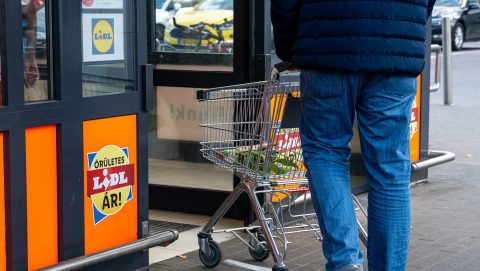 Büntetést kell fizetnie a Lidlnek négy teljes kiőrlésű pékáruja miatt