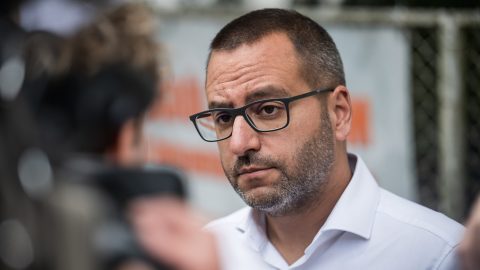 Lánczi Tamás épp aznap vonta vissza az ÁVO-s bőrkabát miatti keresetét, amikor tele lett a sajtó a sörszövetséges fizetésével