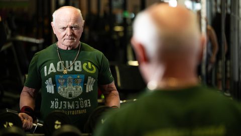„Két hokedli, meg egy vasalódeszka volt az első fekvenyomó padom” – testépítés a Kádár-korban