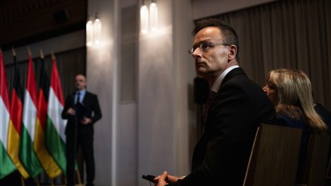 Szijjártó így reagált Trump és Putyin telefonbeszélgetésére