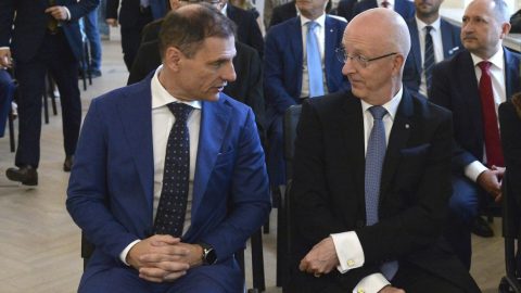 Kúria-elnök: A bíróknak a tárgyalóteremben a helyük