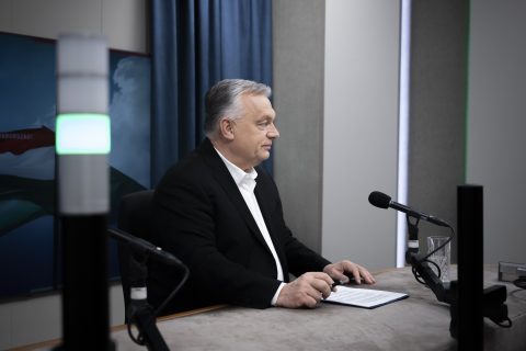 Orbán a gazdaságról: Várok egy kívülről érkező lökést