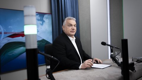 Erről nem vallott Orbán Indiából visszatérve: 1,2 százalékos növekedésről írt a kormány