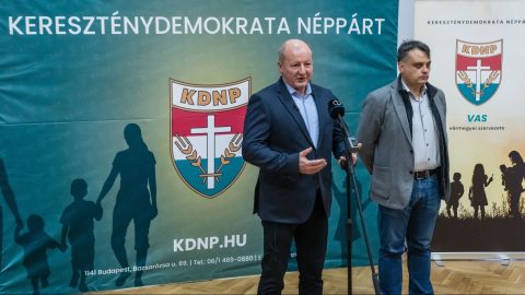 Országjárásba kezd a KDNP, megvédenék a családokat a mesterséges intelligencia túlterjeszkedésétől