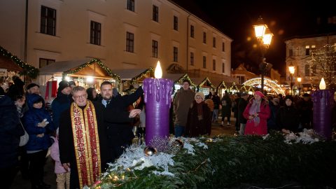 Elnapolta az ellenzéki győri polgármester a költségvetési vitát