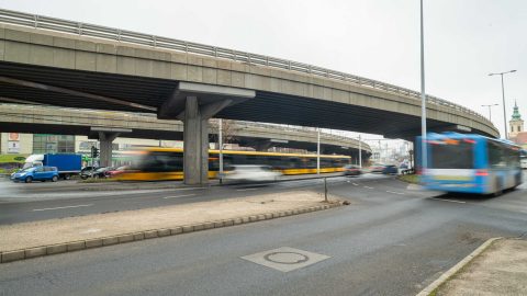 Hamarosan jön a közlekedési káosz Óbudán: Indul a Flórián téri felüljáró felújítása