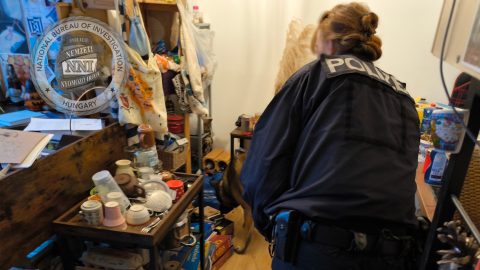 Berlinben fogták el a férfit, aki átvágott torkú, lefejezett magyar nőkről osztott meg képeket a Motherless nevű pornóoldalon