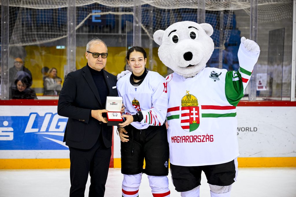 „Az osztrákok elleni győztes gólomat az egész osztály látta angolórán” – a fiúk között edződött Hiezl Réka