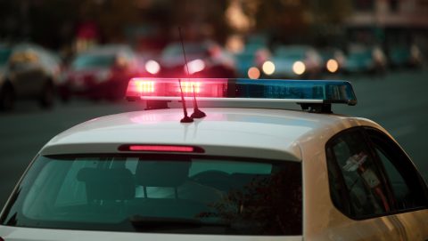 Meghalt egy 36 éves nő Bukarestben, miután rázuhant egy épületről levált jégdarab