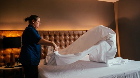 Meghátráltak Nagy Mártonék, nem lesz durva díjemelés a turizmusban