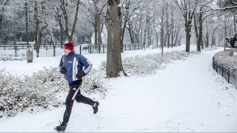 Havazásra és ónos esőre figyelmeztet a Magyar Közút, csak az induljon útnak, akinek téli gumija van