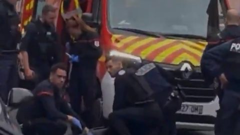 Dzsihadista férfi késelt Franciaországban