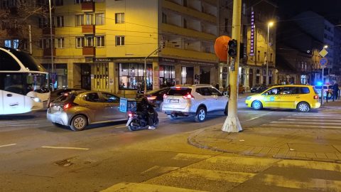 Napokig nem működött a lámpa Buda egyik legforgalmasabb kereszteződésében, egy embert elütöttek