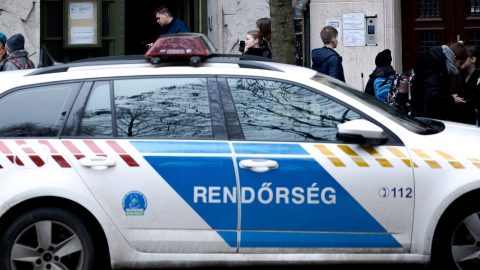 Elütött két nőt a szolgálati autójával az V. kerületi rendőrkapitány