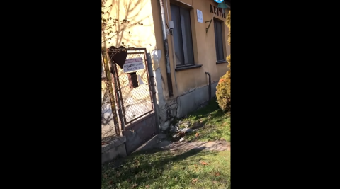 Életveszélyes a mentőállomás, a sárbogárdi mentősök egy időre a tűzoltóraktárba költöztek